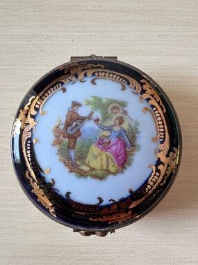 Vintage Limoges Castel France Cobalt Blue & 22K Gold Hand-Painted Trinket Box